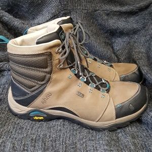 Ahnu Montara Hiking Boot